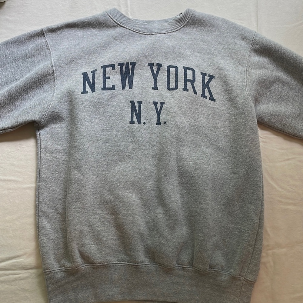 Brandy Melville grey New York crew neck